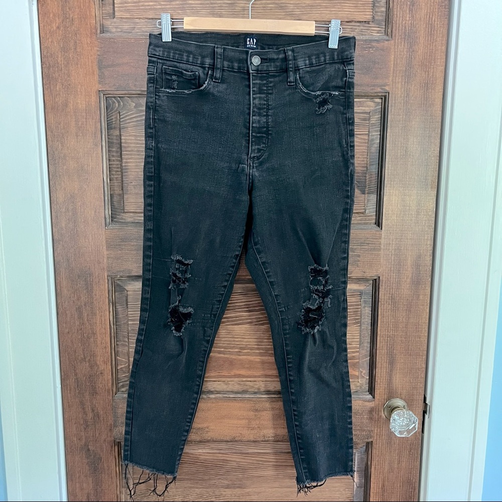 Black distressed high rise jeggings